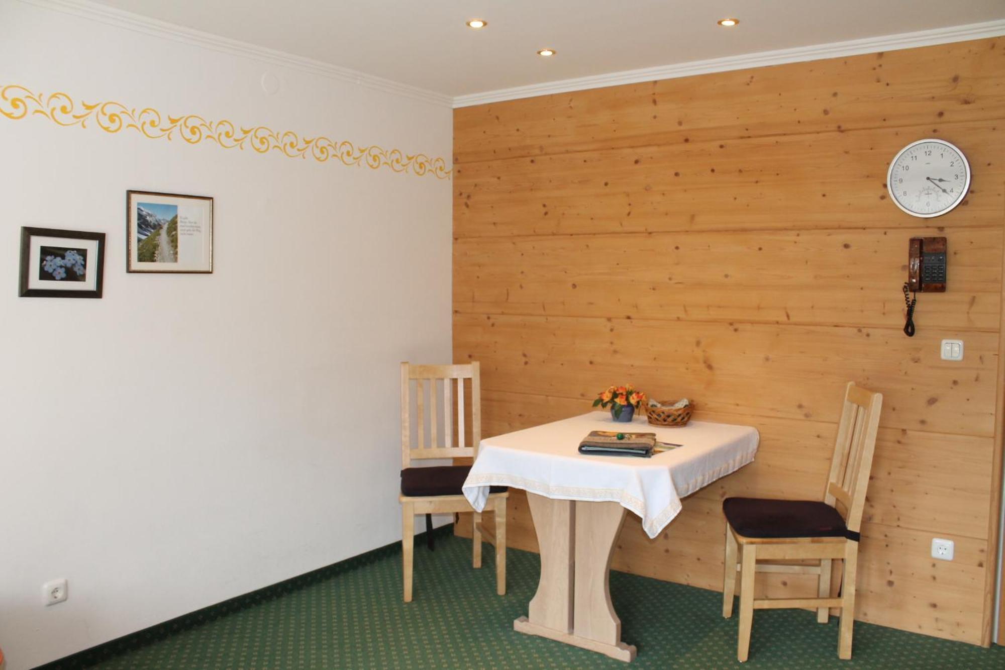 Ferienapartmenthaus Hubertushof Mittenwald Exterior foto
